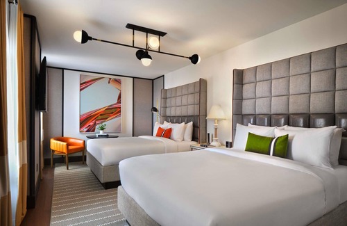 Downtown West Hotel | 21C Museum Hotel St Louis