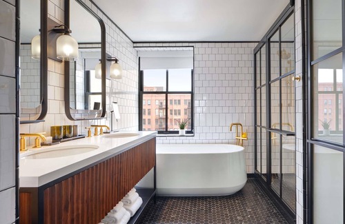 Downtown West Hotel | 21C Museum Hotel St Louis