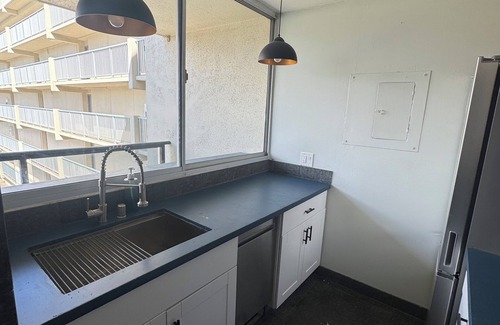 Waikiki Condominio | 21FL Studio Condo in the heart of Waikiki with free parking