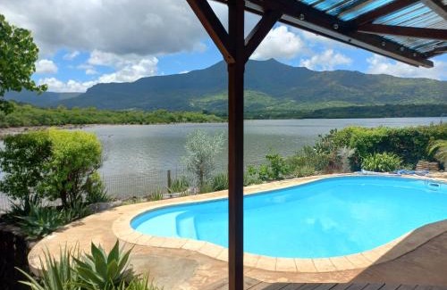 Black River Casa | 21LG Ilot Fortier M Sea Front and Swimming pool