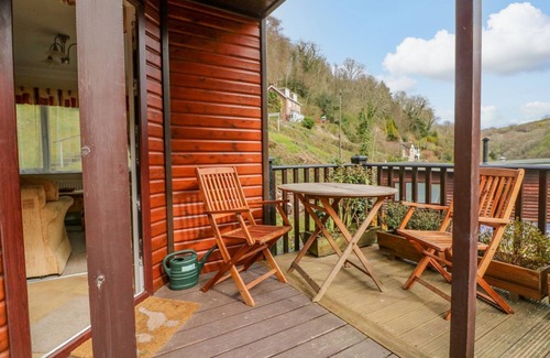 Barbrook Cabaña | 22 TWO LITTLE DUCKS, pet friendly, with a garden in Lynton