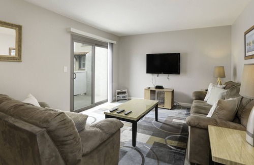 Motel District Casa | 220 #7 Ocean View Ave 2 Bedroom Condo by Redawning