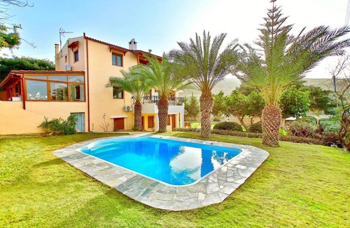 Karteros Villa | 220 m² Villa ∙ 5 habitaciones ∙ 11 huéspedes
