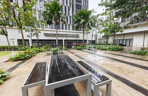 Medini Apartamento | 2201 Meridin Sovo 4paxCozy Legoland Netflix BySTAY