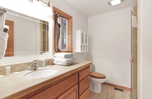 Fawnskin Cabina | 2246-fawnskin Log Cabin 4 Bedroom Home by RedAwning