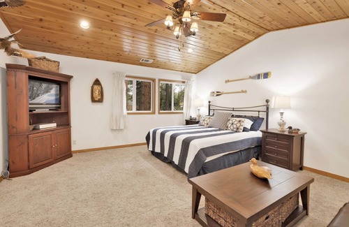Fawnskin Cabina | 2246-fawnskin Log Cabin 4 Bedroom Home by RedAwning