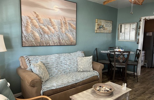 Cocoa Beach Cabaña | Cocoa Beach Stay Cottage Downtown 225 - ¡Camina hasta la playa!