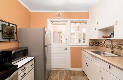 Cocoa Beach Cabaña | Cocoa Beach Stay Cottage Downtown 225 - ¡Camina hasta la playa!