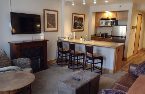 Crested Butte Apartamento | 225 Large 2 bath Condo Suite Sleeps 6 at Base Area