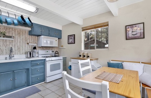 Peter Pan Cabina | 2255-tinker Bell Gambrel 2 Bedroom Cabin by RedAwning