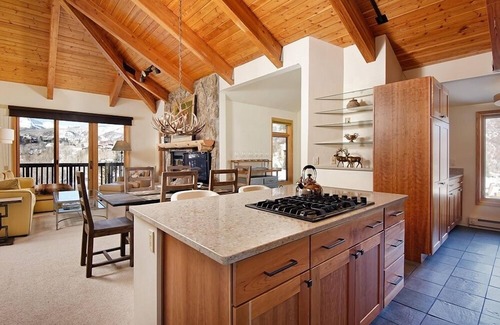 Snowmass Village Condominio | 229 Faraway The Ridge #36 3 Bedroom Condo by RedAwning