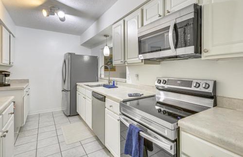 Destrehan Casa | 23 Mi to NOLA Cozy and Quaint Destrehan Townhome