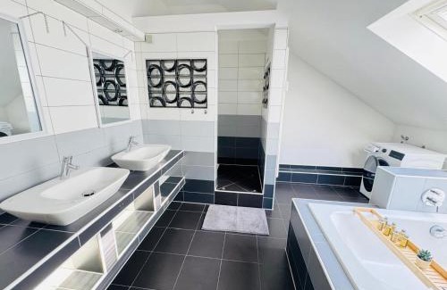 Hochheide Apartamento | 23-schöner Wohnen, großes Apartment für 5-6 Personen in super Lage