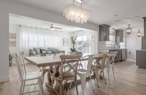 Largo Casa | 235 E Overbrook Drive