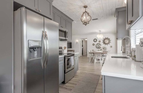 Largo Casa | 235 E Overbrook Drive