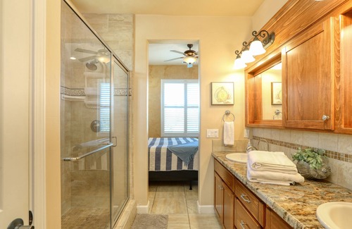 Downtown Condominio | 236 Ocean View 2 Bedroom Condo by RedAwning
