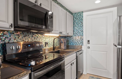 West Beach Condominio | 2369 Shipwatch Villa: Beautifully Renovated Oceanfront Villa, $150 Bike Credit