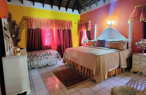 IronShore Estates Cama Y Desayuno | 237 Bratton Ave