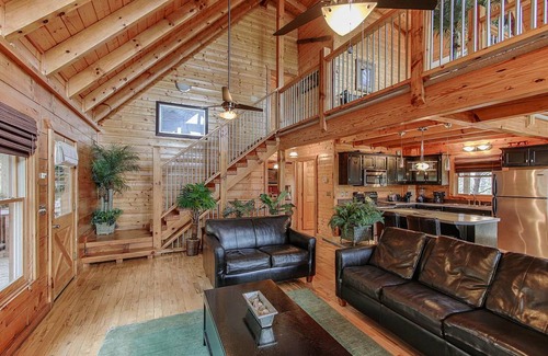 Pigeon Forge Cabina | 239 m² Cabaña ∙ 3 habitaciones ∙ 10 huéspedes