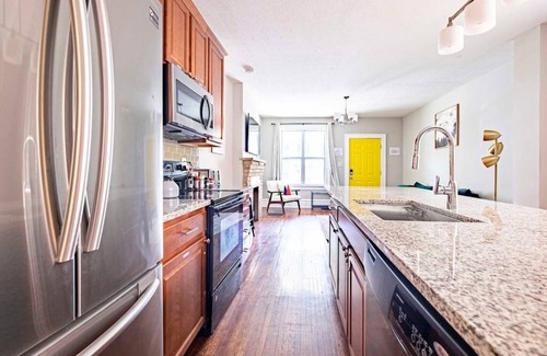Old North Columbus Casa | 2394 Indiana (SIDE) · Perfect For Groups & Families-5 Bedroom Cozy Home