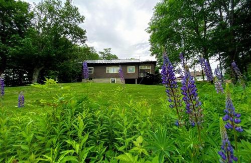 Franconia Casa | 23SR Traditional Austrian Chalet at the base of Cannon Ski Area in Franconia Notch