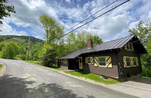 Franconia Casa | 23SR Traditional Austrian Chalet at the base of Cannon Ski Area in Franconia Notch