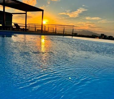 Kuching Apartamento | 24'HR CHECK IN H'FLOOR SARADISE MERRITON RESIDENCY KUCHING LUXURY BALCONY FACING AIRPORT 3R2B-2Cpark