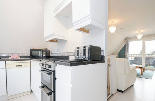 St. Ann's Chapel Cabaña | 24 VALLEY LODGE, pet friendly, with pool in Drakewalls