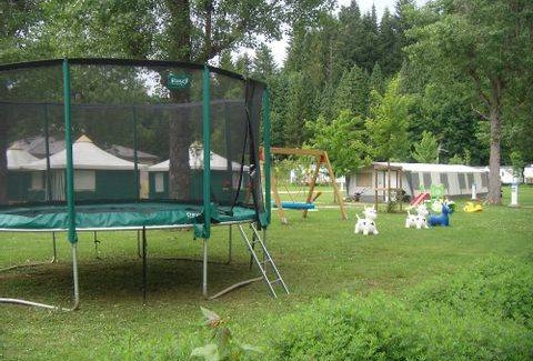 Le Chambon-sur-Lignon Alquiler De RV | 22 m² Caravana ∙ 2 habitaciones ∙ 4 personas
