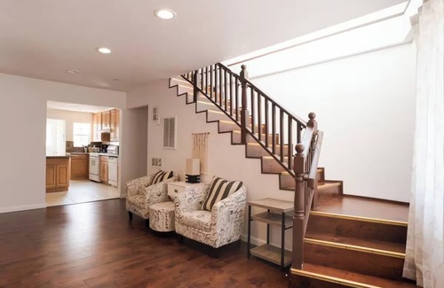 Oakland Casa | 2402 - 4B3B Gated House near Zoo Coliseum FWY BART
