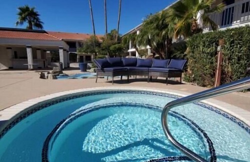 Mesa Apartamento | 245 Lovely Mesa Studio with King - Hot Tub & Pool