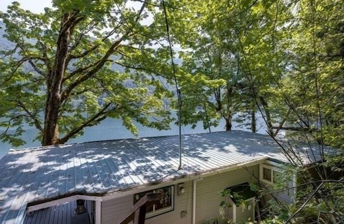 Maple Falls Cabina | 24MF - Lake Front - WiFi by RedAwning