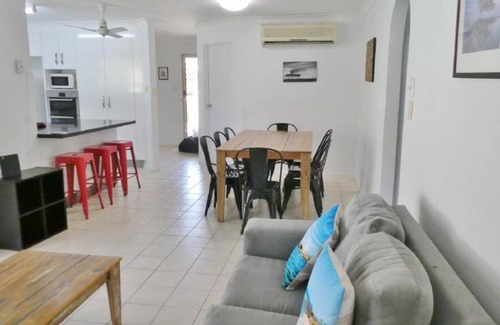 Yamba Casa | 25 Admiralty Court, Yamba