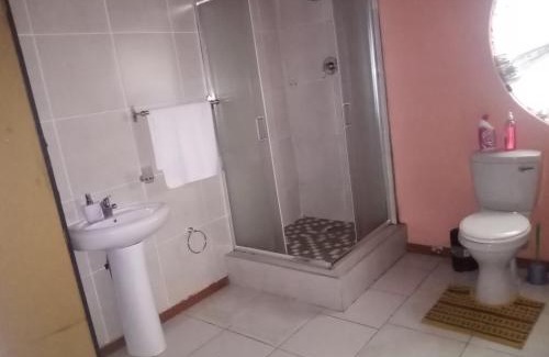 Pinetown Cabina | 25 Jacaranda Lodge & Backpackers