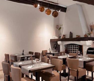 Le Bourguet Hotel | 25 m² Hotel ∙ 4 huéspedes