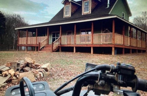 Charlotte Casa | 25 miles from downtown Nashville