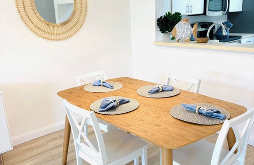 Sabal Harbour Casa | 25 Min Ana Maria Is. 30 Min Siesta Key Beach l, Heated Pool, Tennis, StylishHome