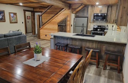 Island Park Casa | 25 min to Yellowstone! Hot Tub! WiFi! Fire pit! BBQ Grill! Perfect get away!