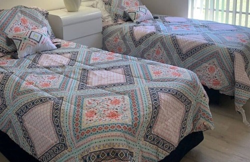 Greater Groves Villa | 25 mins to Disney , sleeps 6-8 , great value!