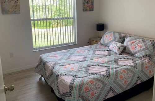 Greater Groves Villa | 25 mins to Disney , sleeps 6-8 , great value!