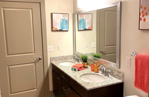 Forest Crest Apartamento | 2BD Apt, Pool, Hilltop View of the Rim - SA