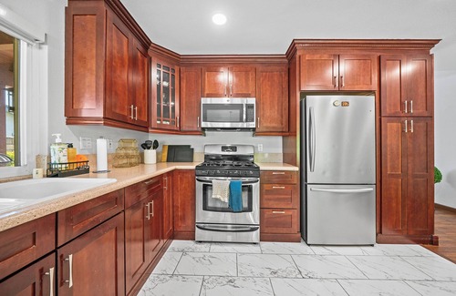 Walnut Casa | 25% OFF Monthly Serene 4B2B w/ Luxe Furnishings