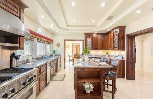 Perris Casa | 15% Off August -W/Pool & Hot Tub, Great Reviews!