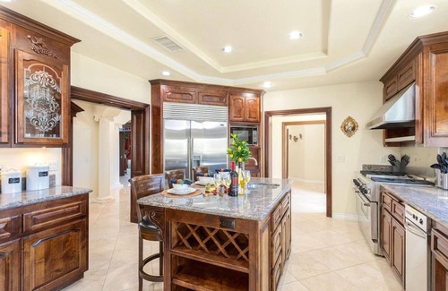 Perris Casa | 15% Off August -W/Pool & Hot Tub, Great Reviews!