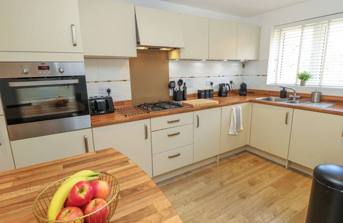 Hayling Island Cabaña | 25 ST. BENEDICT ROAD, pet friendly, with a garden in Hayling Island