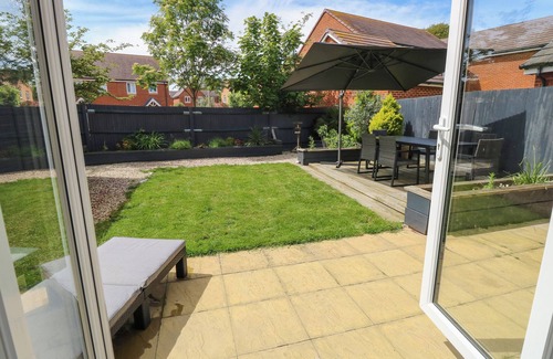Hayling Island Cabaña | 25 ST. BENEDICT ROAD, pet friendly, with a garden in Hayling Island