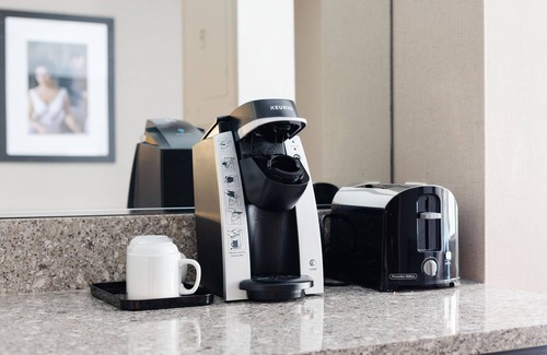 West End Apartamento | 2500 Penn, a Placemakr Experience
