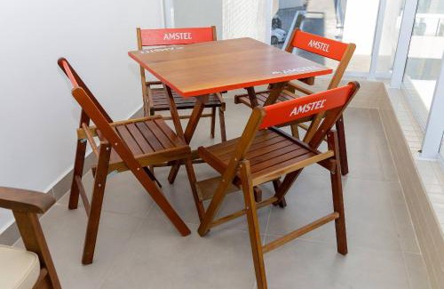 Vila Clais Apartamento | 250m do Mar | Piscina e Roupas de Cama