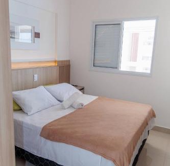 Vila Clais Apartamento | 250m do Mar | Piscina e Roupas de Cama