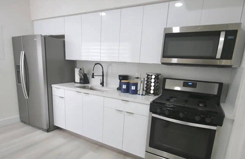 Flagami Apartamento | 251 Airport/Top House Apartement 1